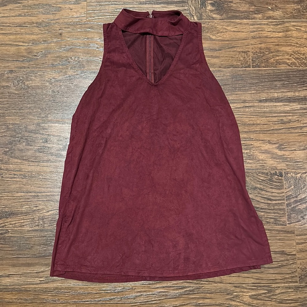 Sleeveless Key-hole Top